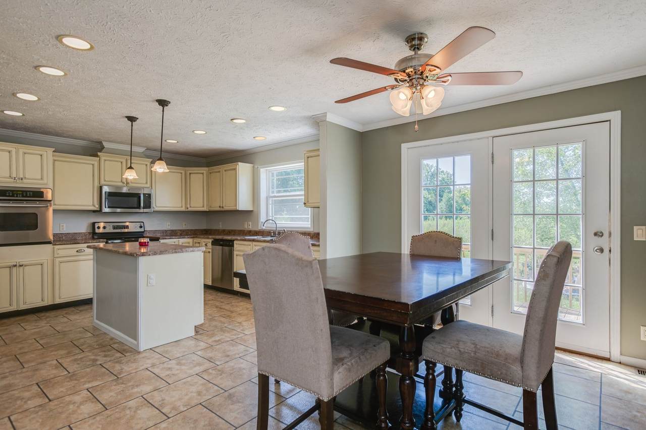166 Carlton Rd - Photo 1
