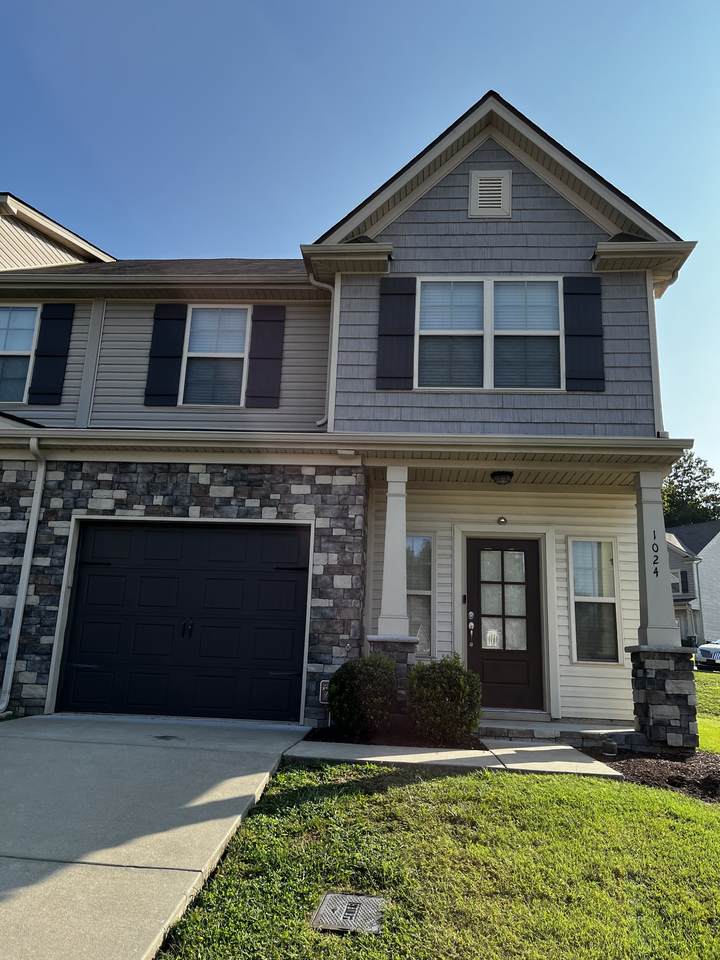 1024 Chatsworth Dr - Photo 1