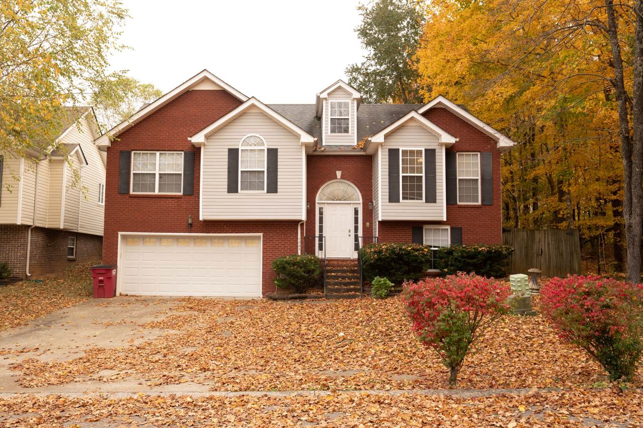 1585 Hedgewood Rd - Photo 1