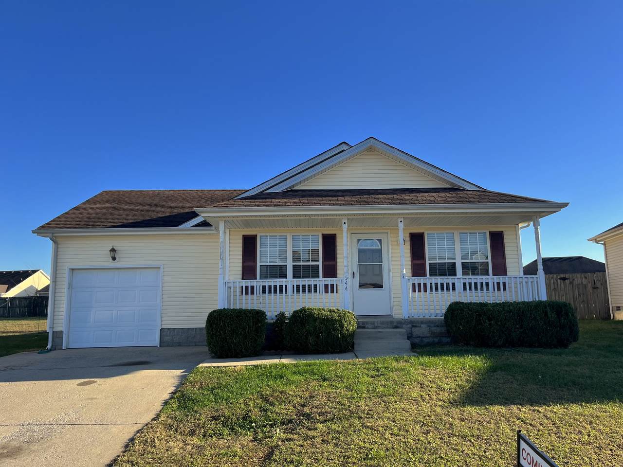 544 Oakmont Dr - Photo 1