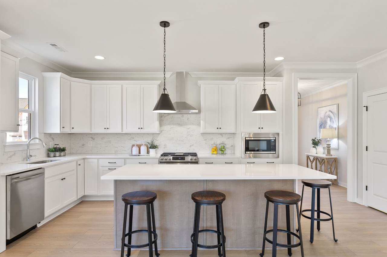 7633 Delancey Dr - Photo 1
