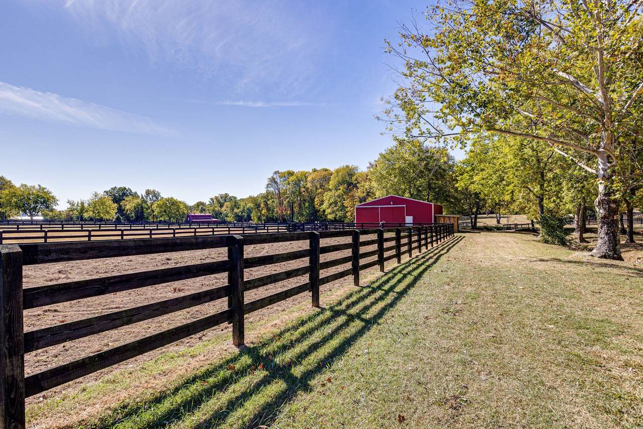 6446 Temple Rd - Photo 1