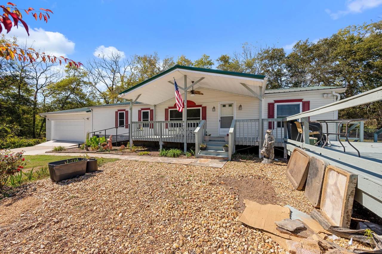 980 Goose Creek Road - Photo 1