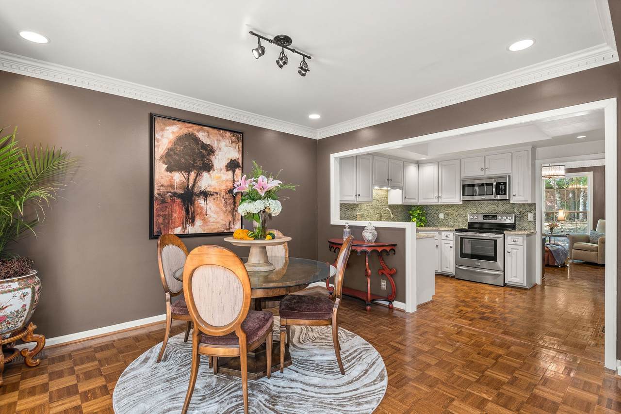 4400 Belmont Park Ter - Photo 1