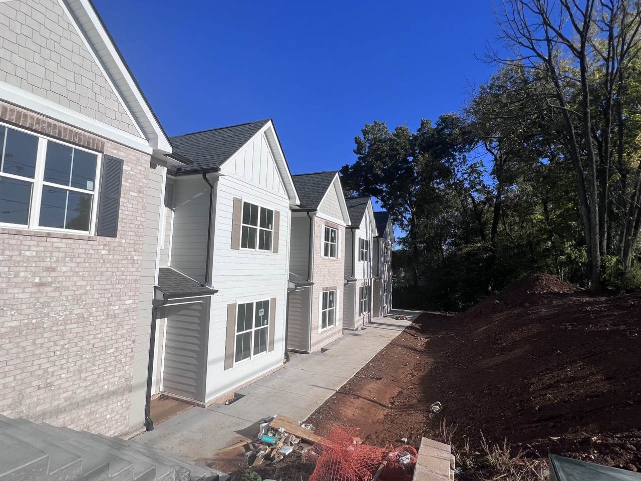 923 Se Broad St - Photo 1