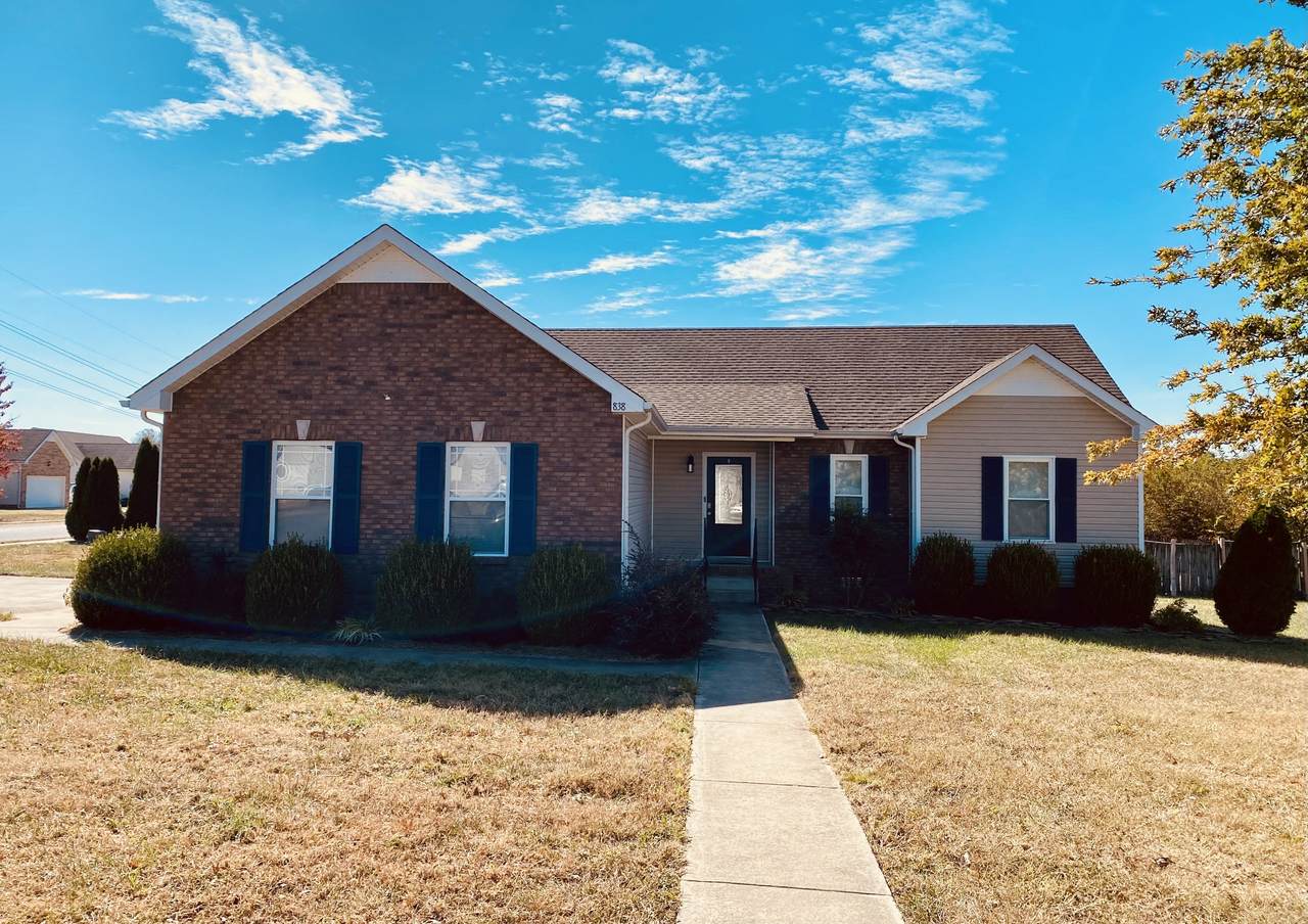 838 Samantha Ln - Photo 1