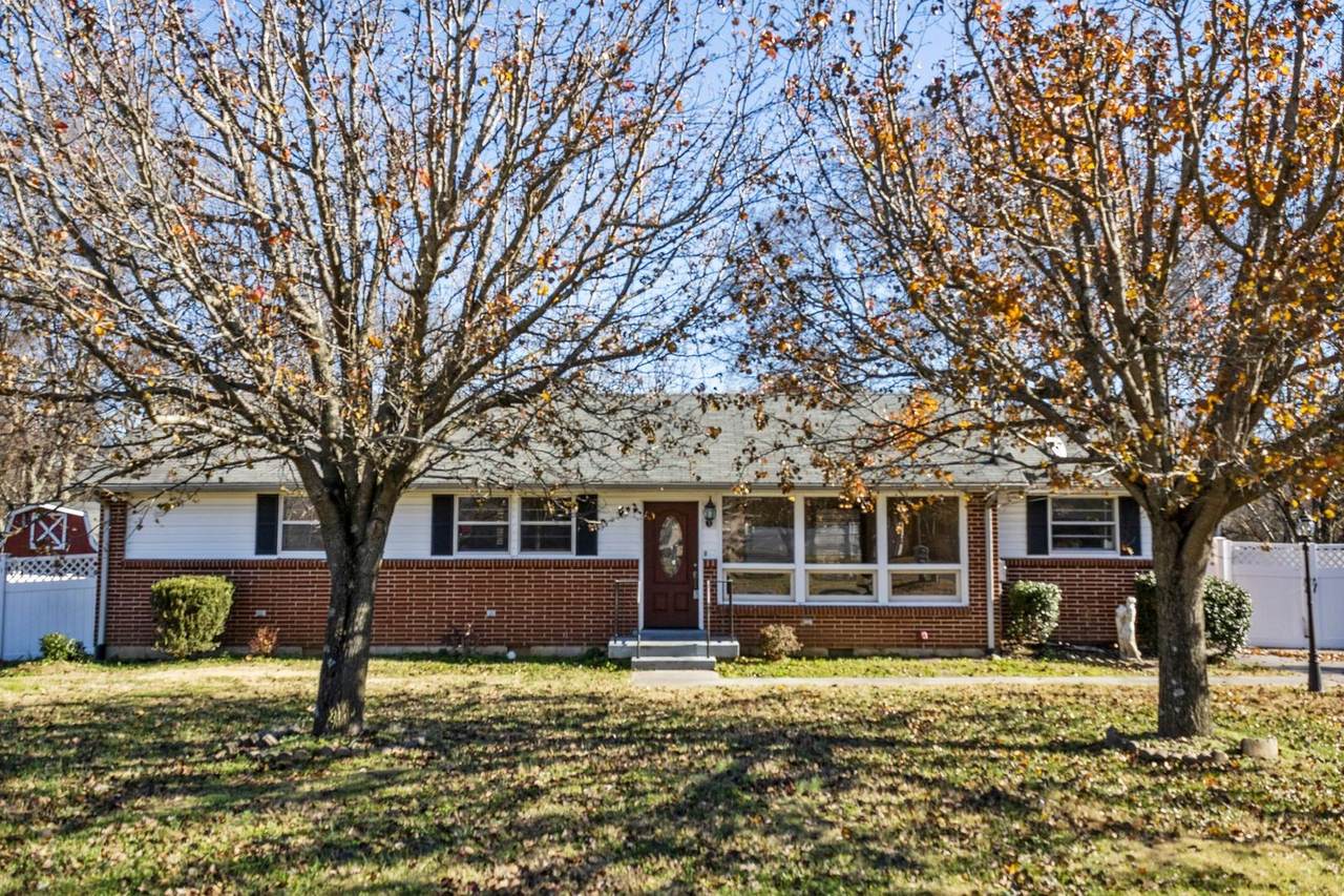 601 Belaire Dr - Photo 1
