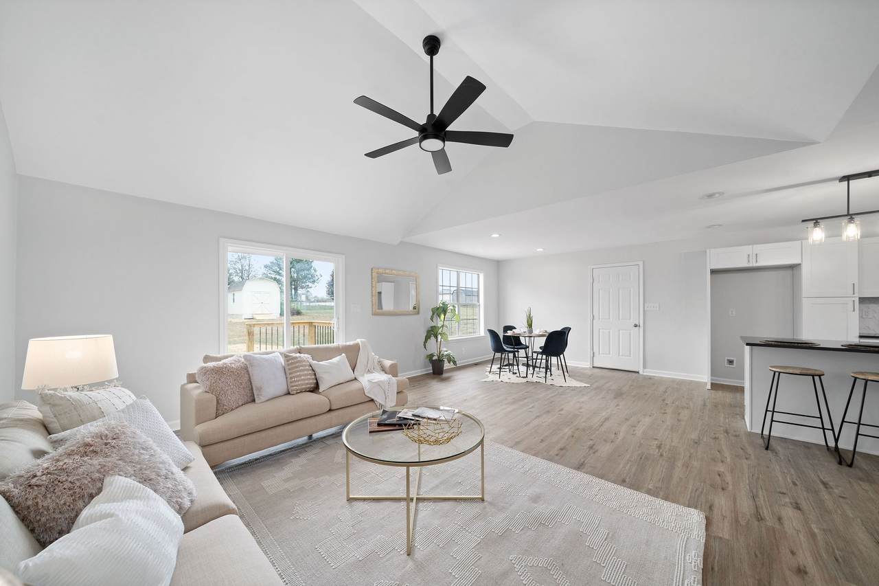 1033 Tylertown Rd - Photo 1