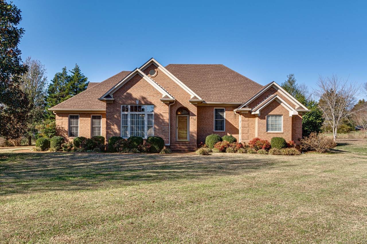 619 Bradford Ct - Photo 1