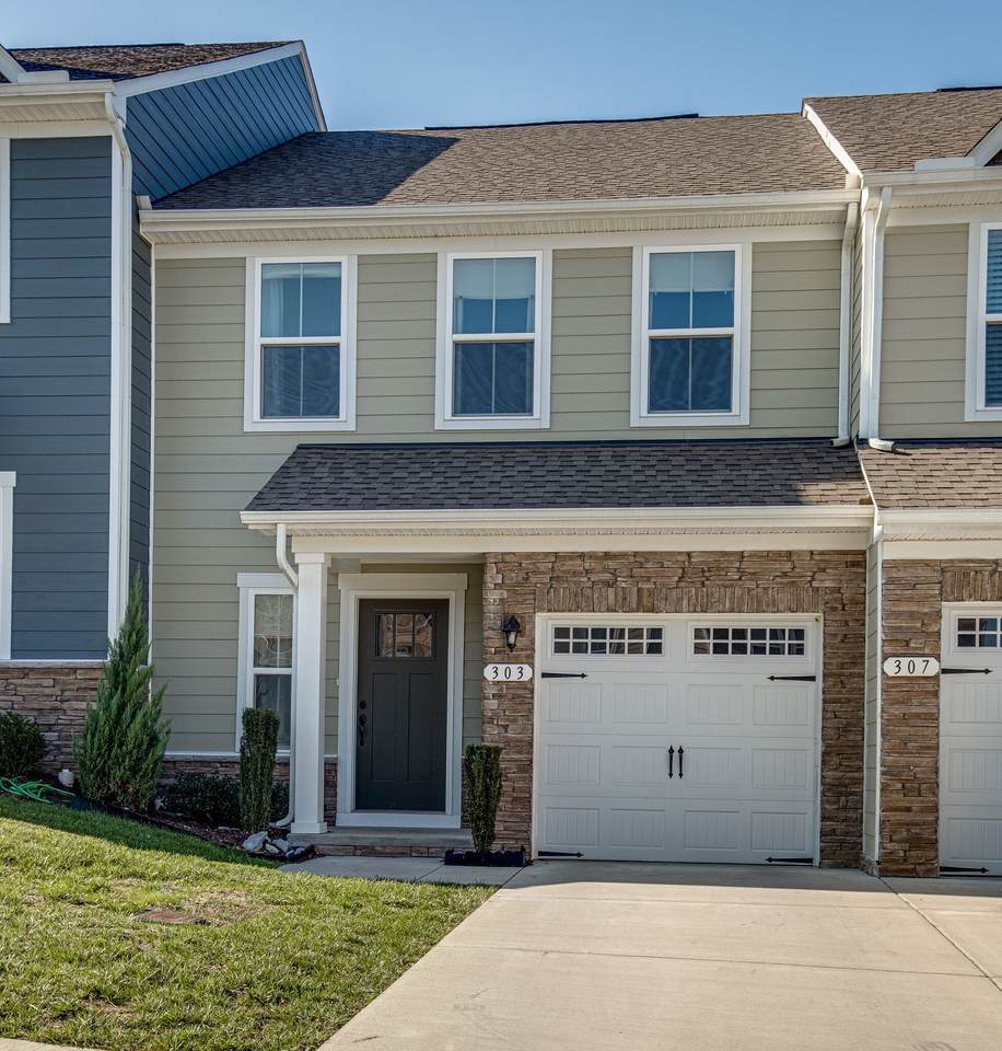 303 Dartmoor Pl - Photo 1