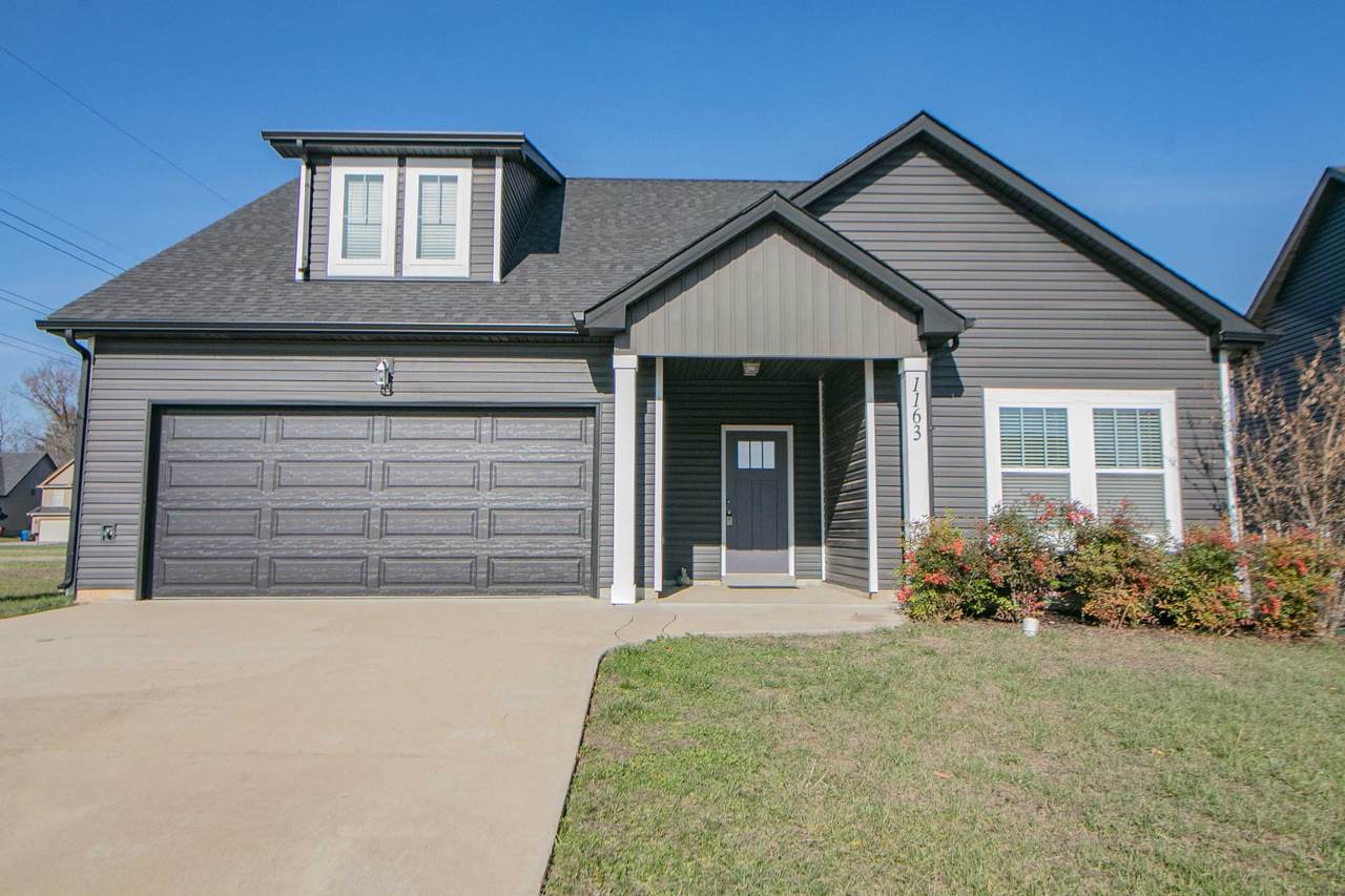 1163 Eagles Bluff Drive - Photo 1