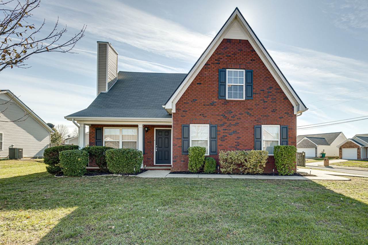 2142 Deer Valley Dr - Photo 1