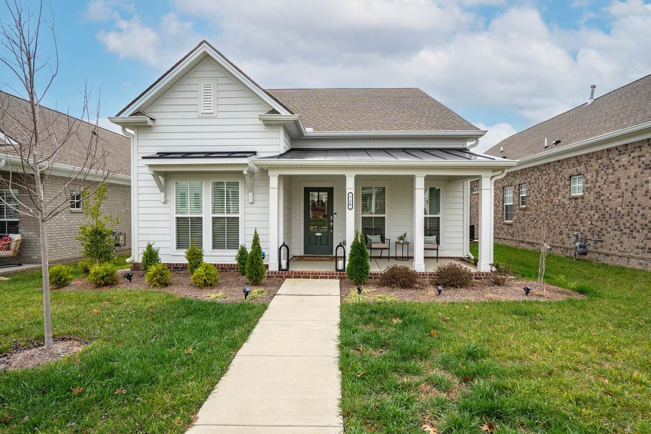 716 Goswell Dr - Photo 1