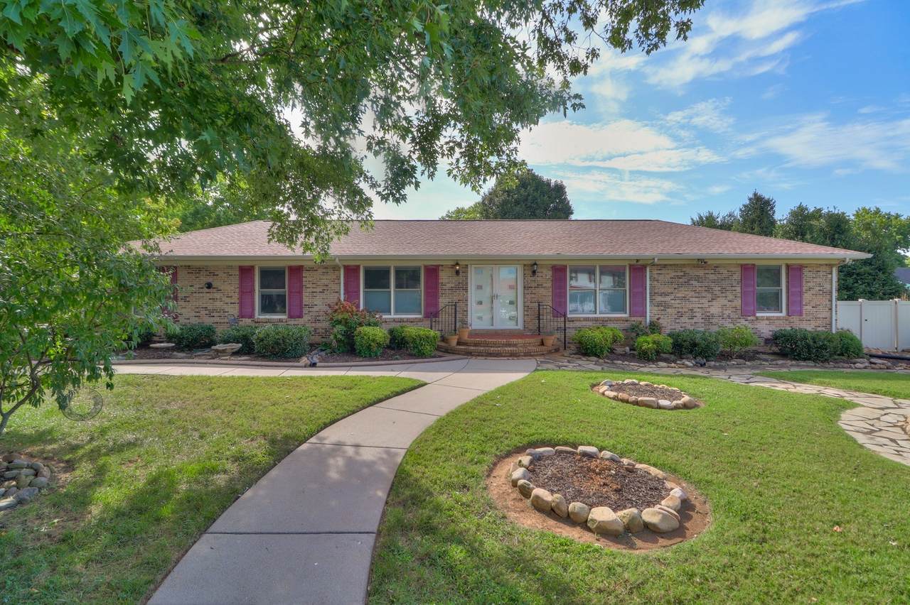 1703 Magnolia Dr - Photo 1
