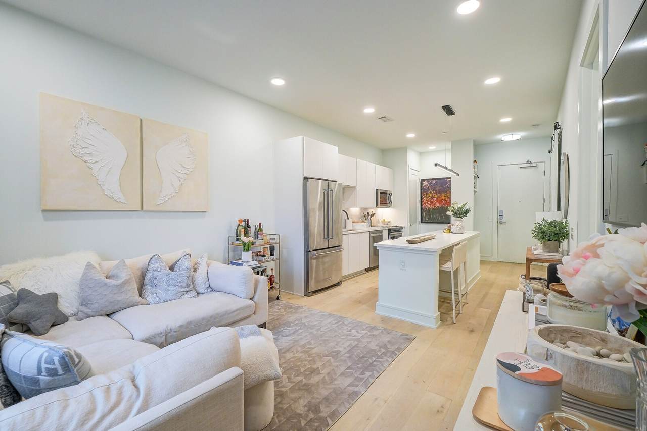 1125 10th Ave - Photo 1