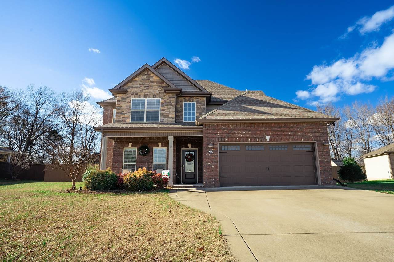 308 Ellington Dr - Photo 1