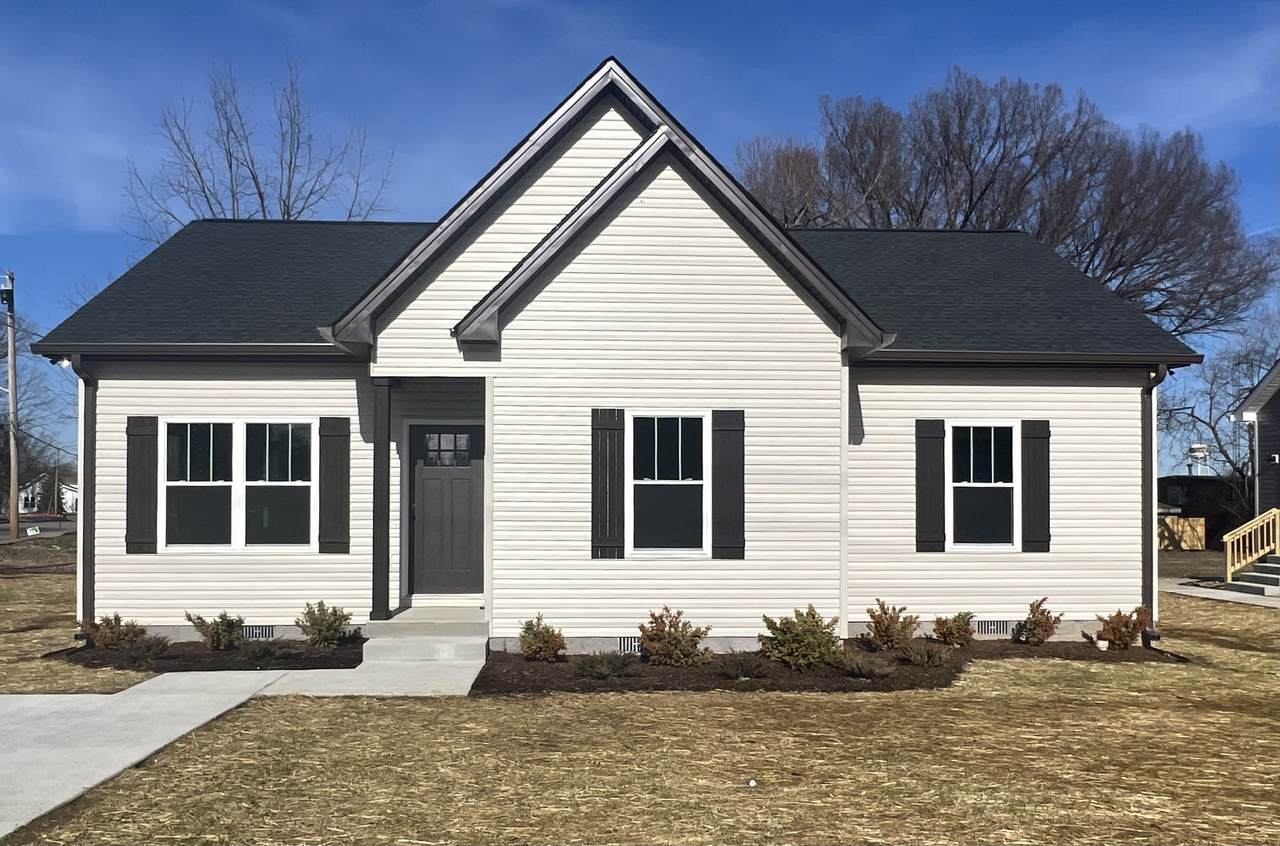 204 15th Ave - Photo 1