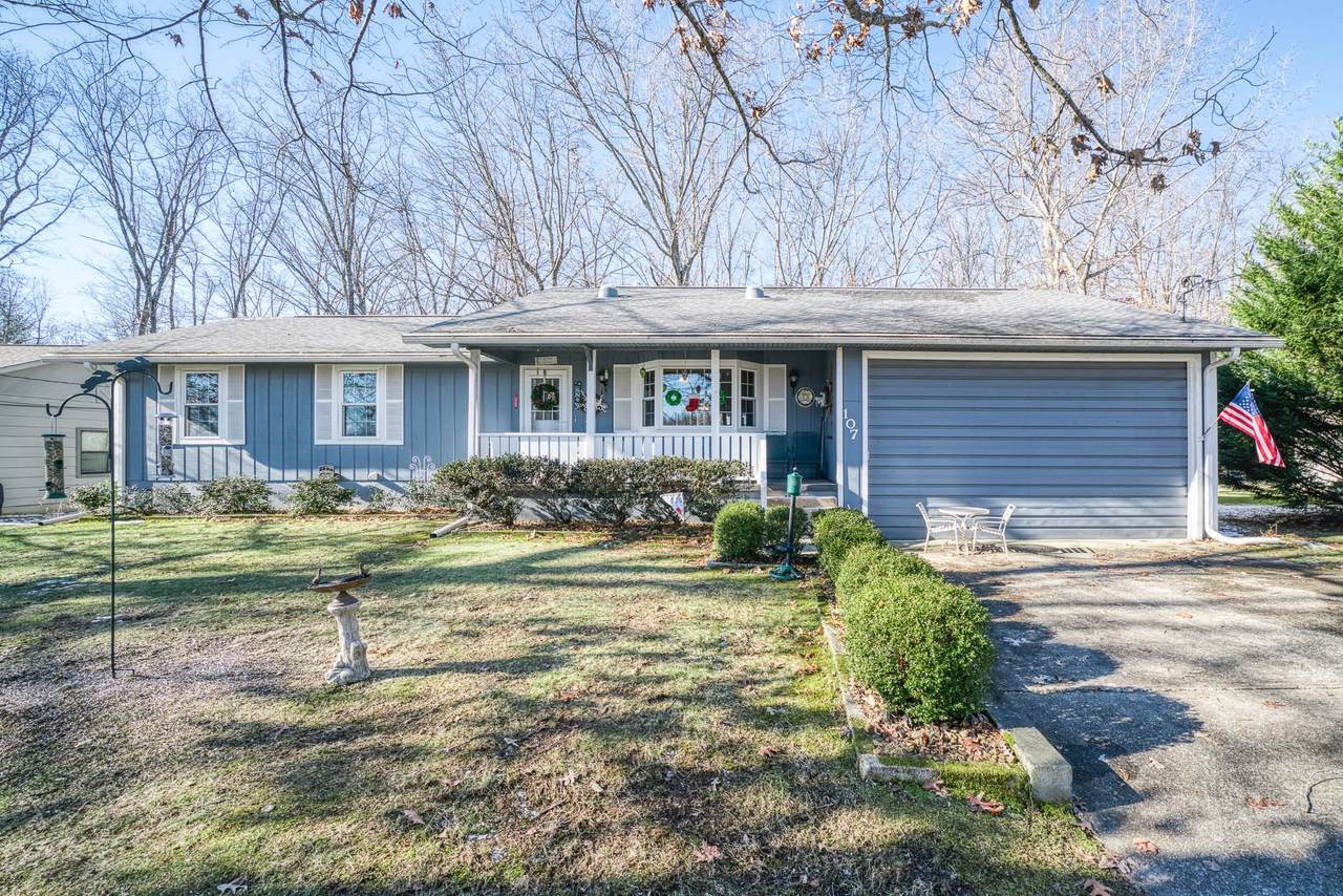 107 Canterbury Dr - Photo 1