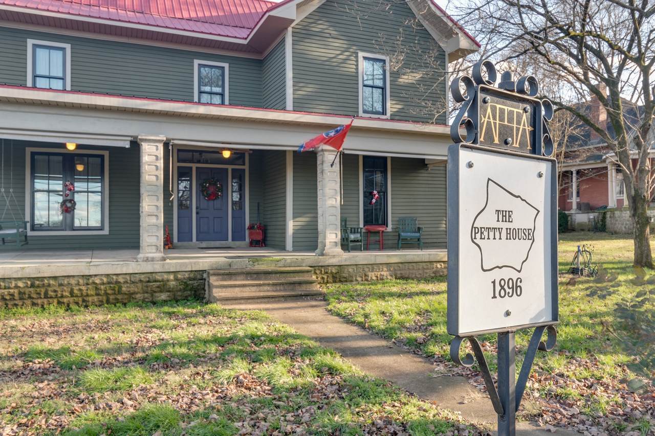 516 N Main St - Photo 1