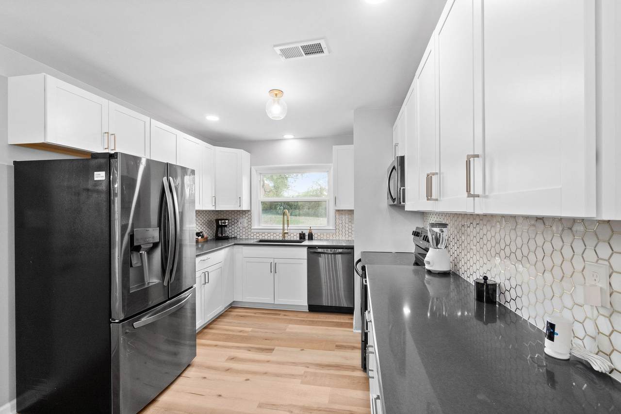 20 Garth Dr - Photo 1