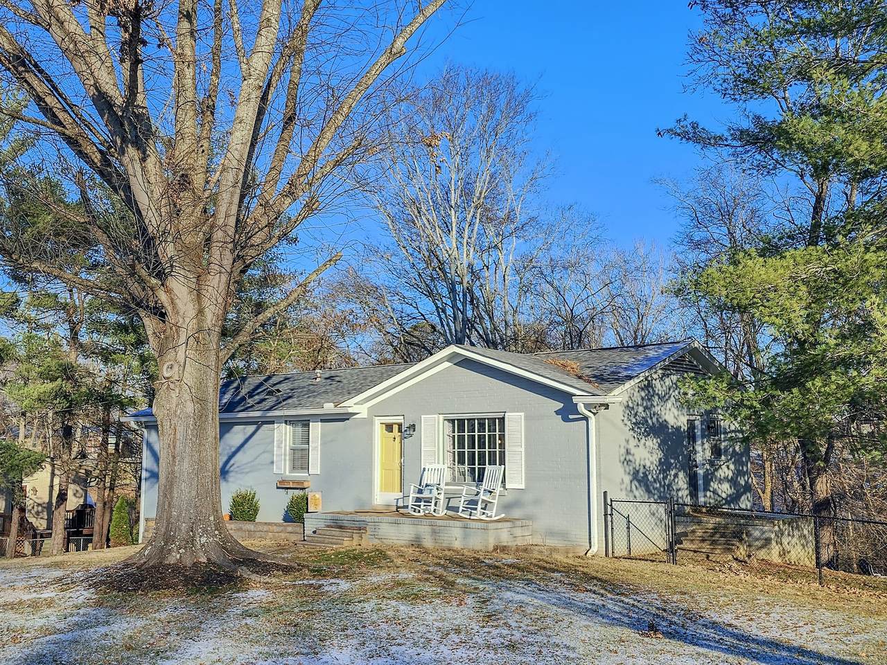 505 Crestland Dr - Photo 1