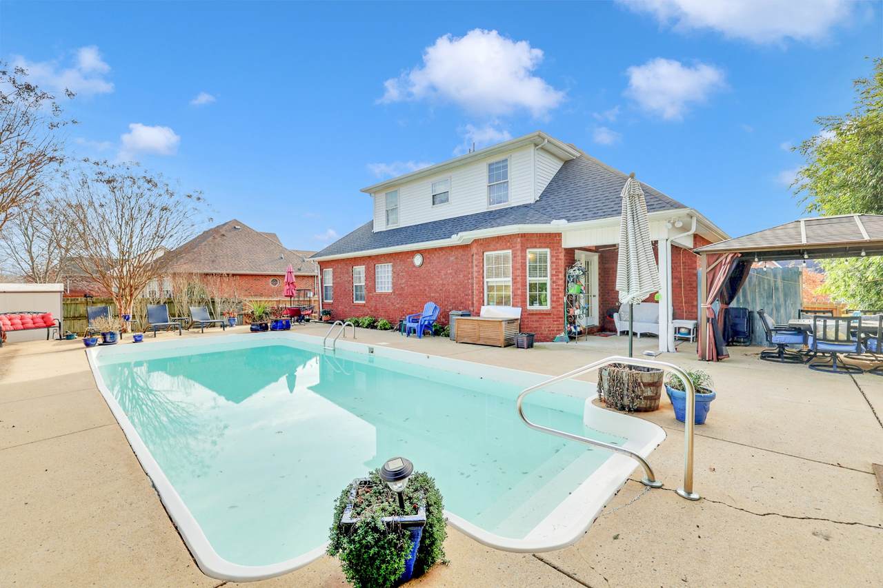 2917 Iona Dr - Photo 1
