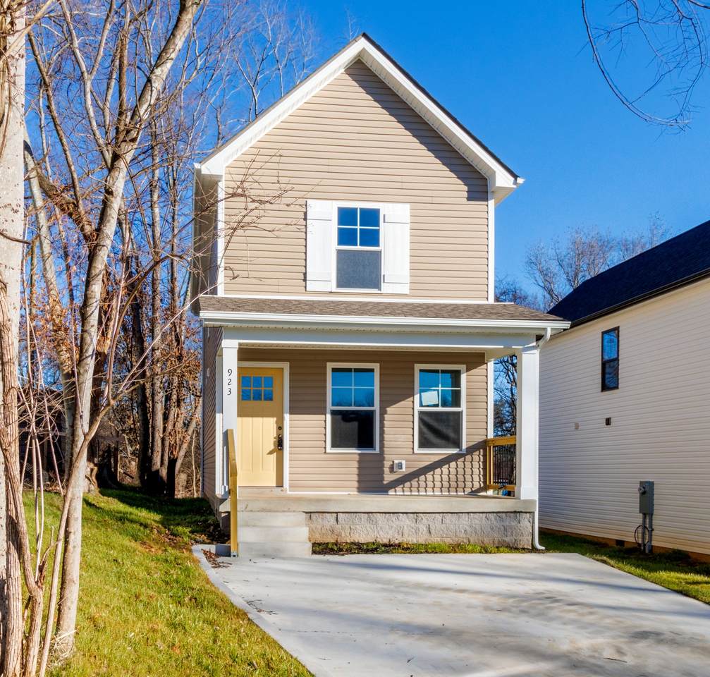923 Oak Ln - Photo 1
