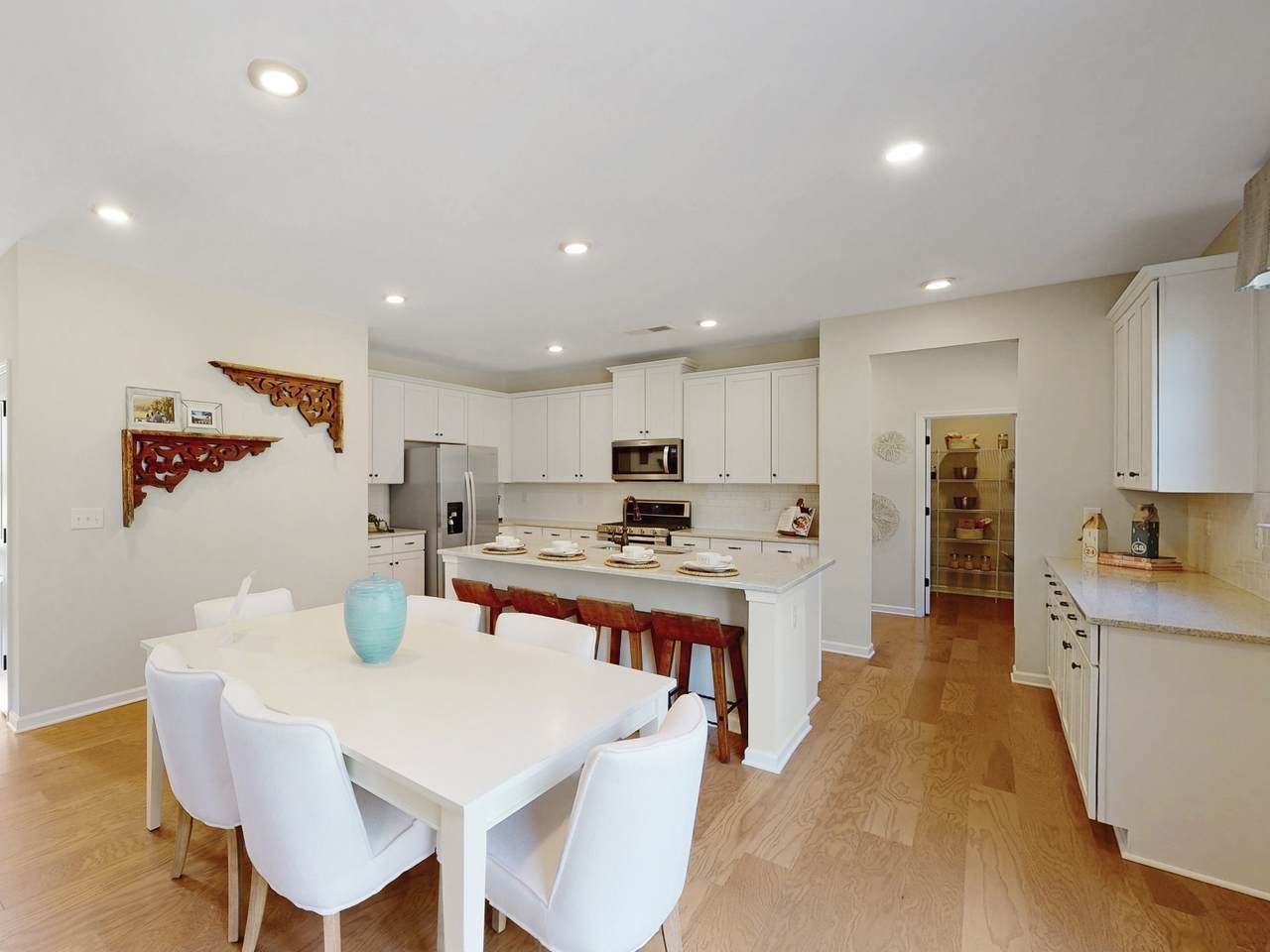 900 Carnation Dr. - Photo 1