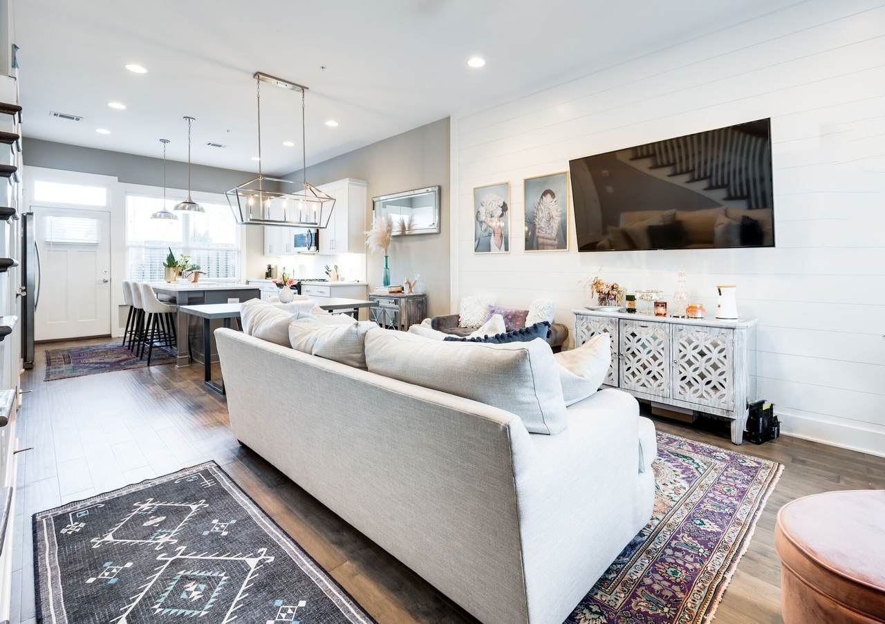 430 Merritt Ave - Photo 1