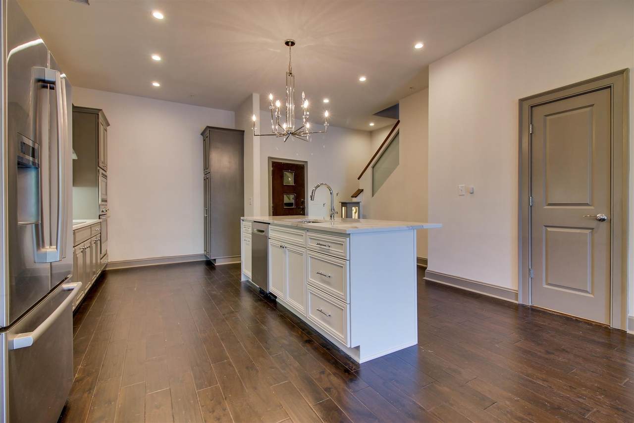 2905 Parthenon Ave - Photo 1