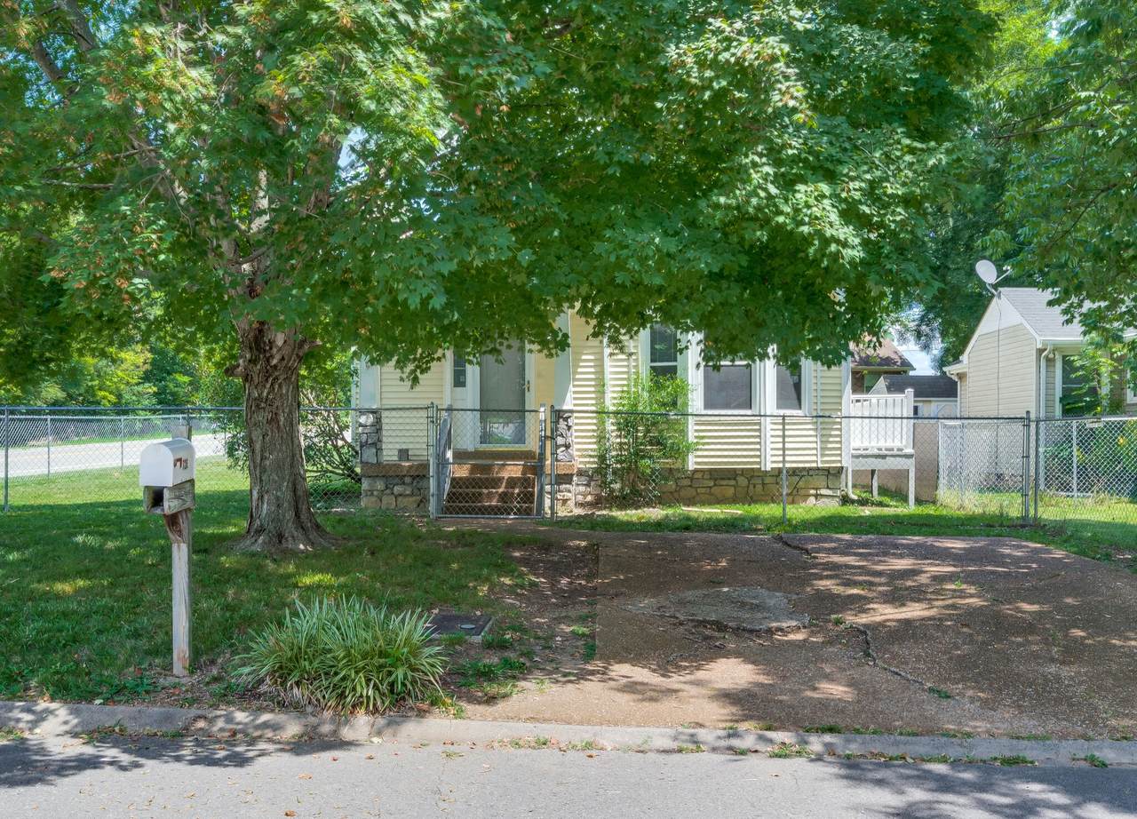 726 Heritage Square Dr - Photo 1