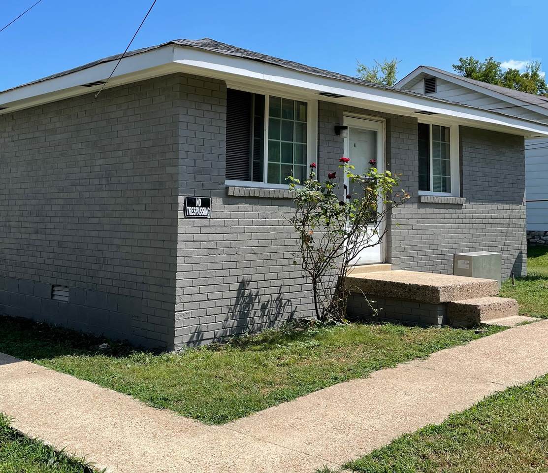 714 27th Ave - Photo 1