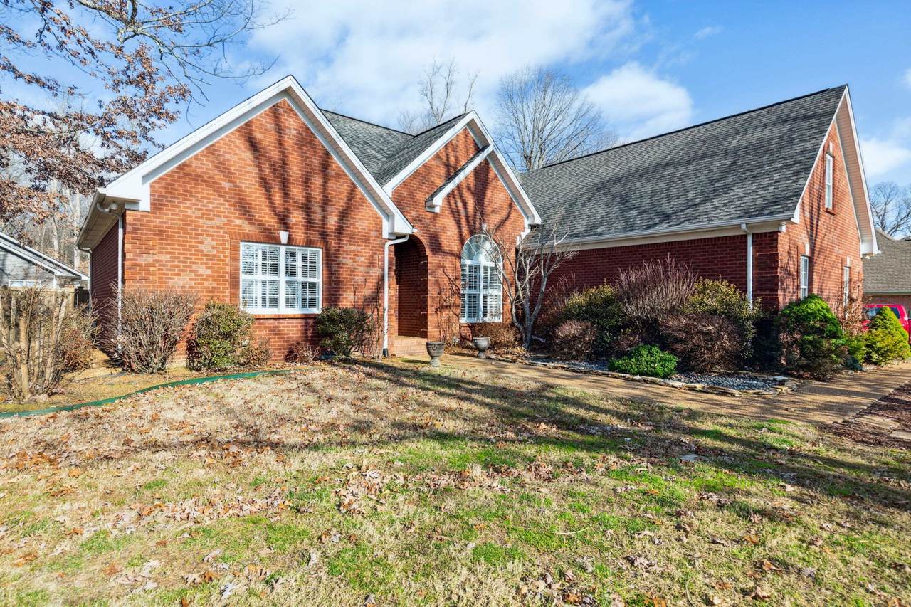 1607 Ellington Dr - Photo 1