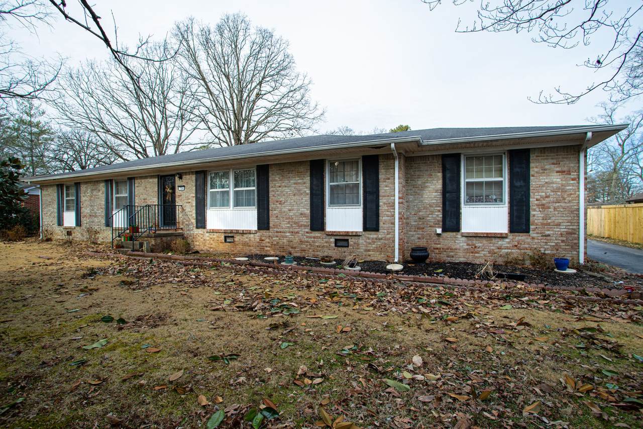 704 Westwood Dr - Photo 1