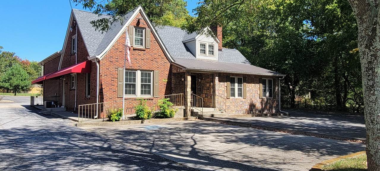 2416 Memorial Blvd - Photo 1