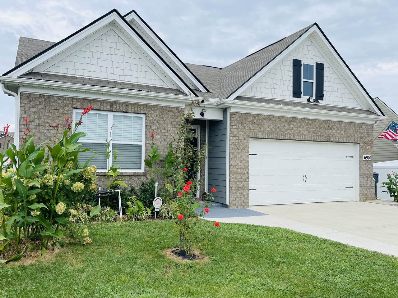 6901 Sunny Parks Dr - Photo 1