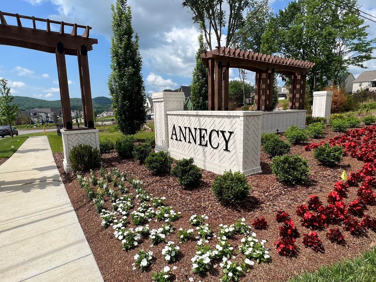 1048 Annecy Pkwy - Photo 1