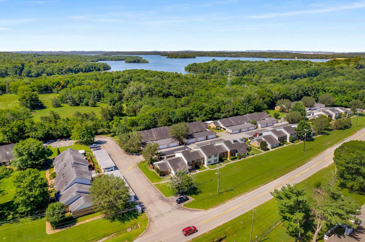 130 Lake Chateau Dr - Photo 1