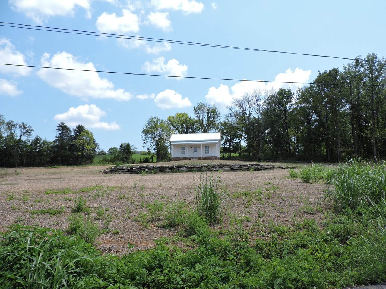 2052 Porterfield Rd - Photo 1