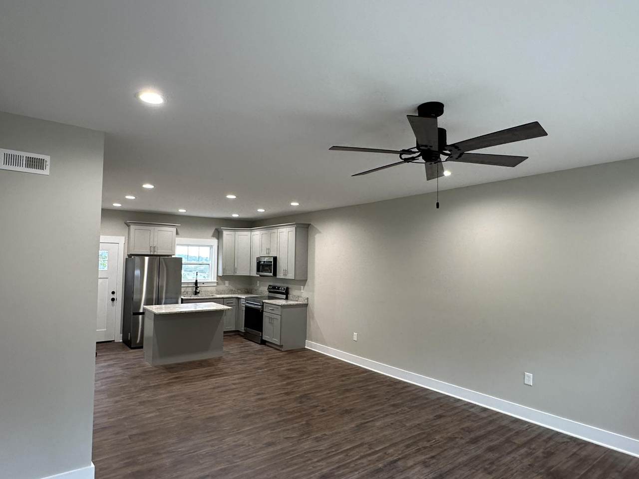 https://bt-photos.global.ssl.fastly.net/nashville/1280_boomver_2_RTC2710183-1.jpg