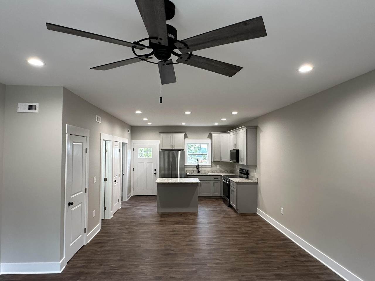https://bt-photos.global.ssl.fastly.net/nashville/1280_boomver_2_RTC2710183-1.jpg