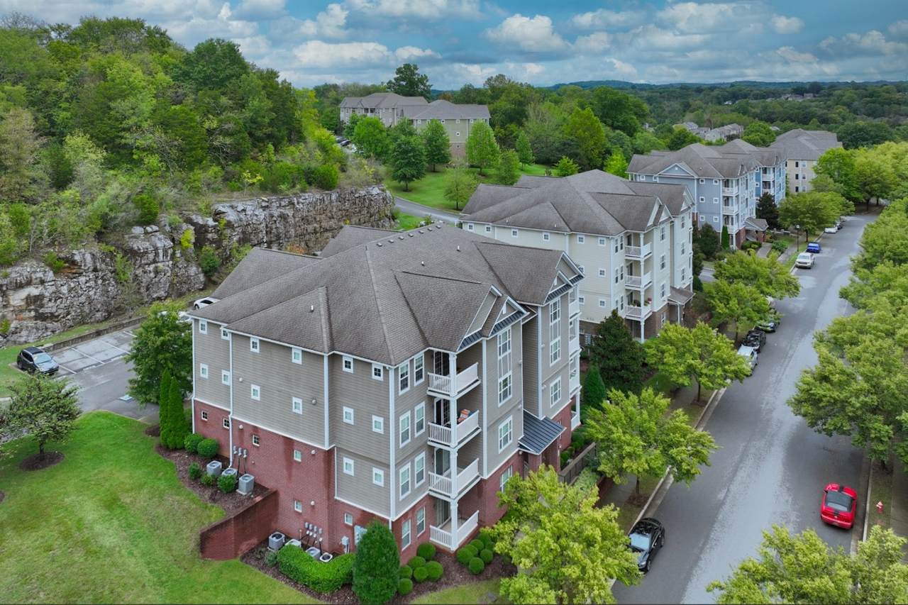 8121 Lenox Creekside Dr - Photo 1