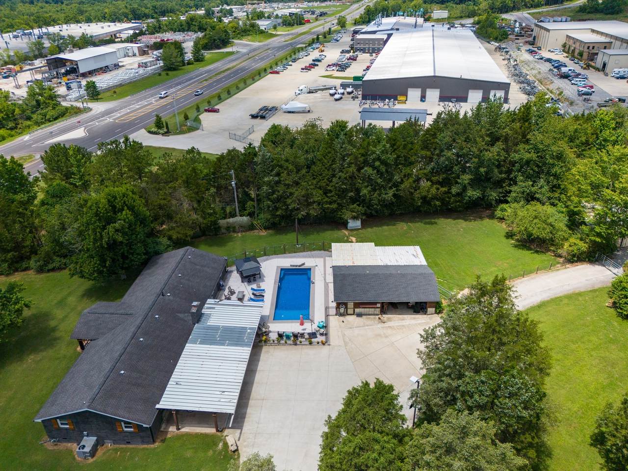 https://bt-photos.global.ssl.fastly.net/nashville/1280_boomver_3_RTC2746714-1.jpg