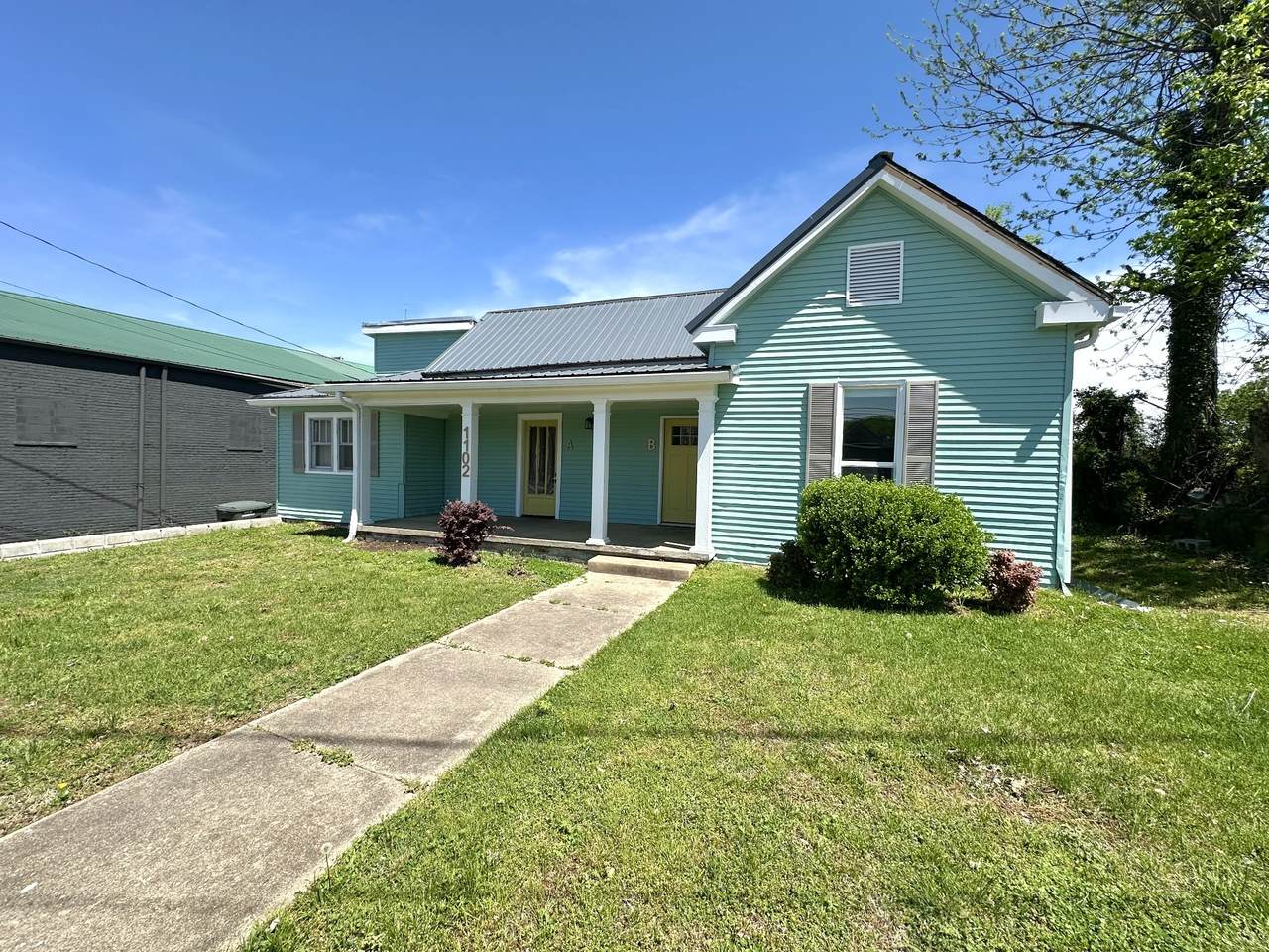 1102 Batts Blvd - Photo 1