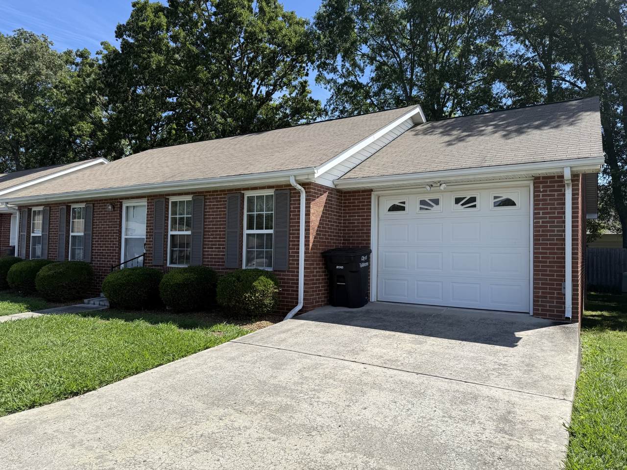 108 Middleton Ct - Photo 1