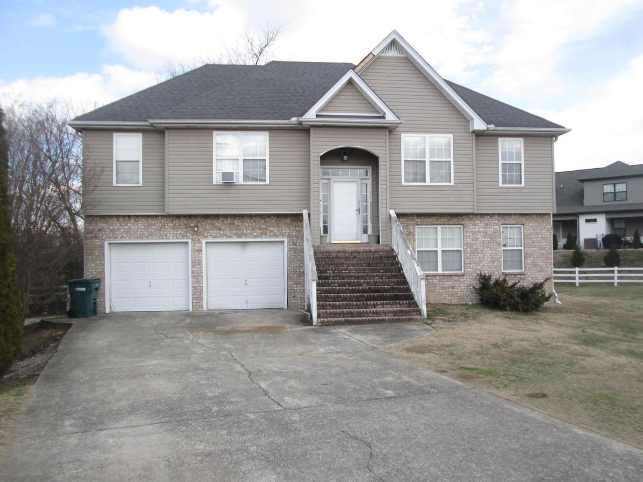 105 Kelsie Cir - Photo 1