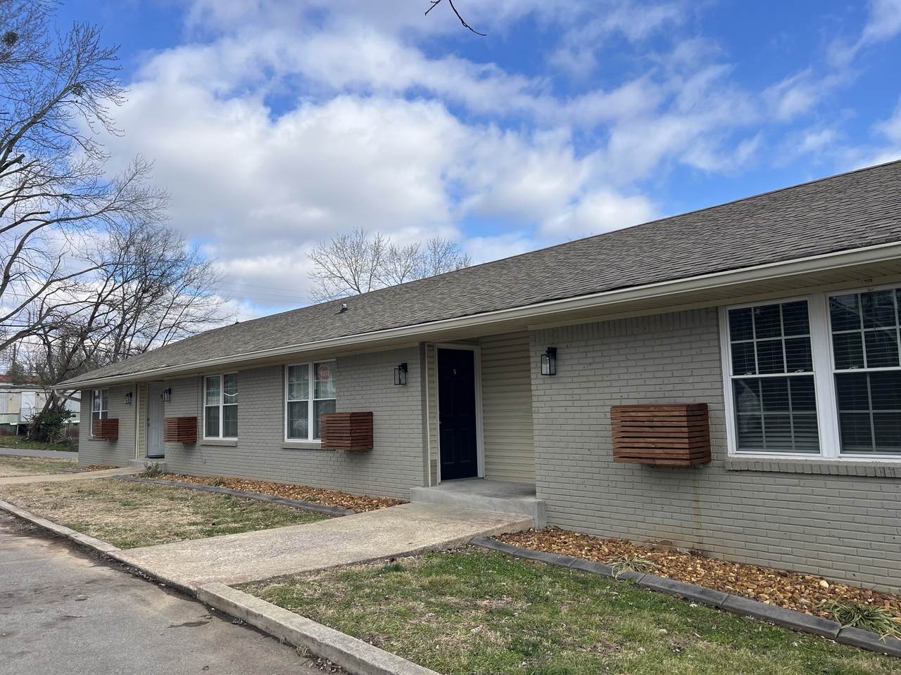 115 Walnut St - Photo 1