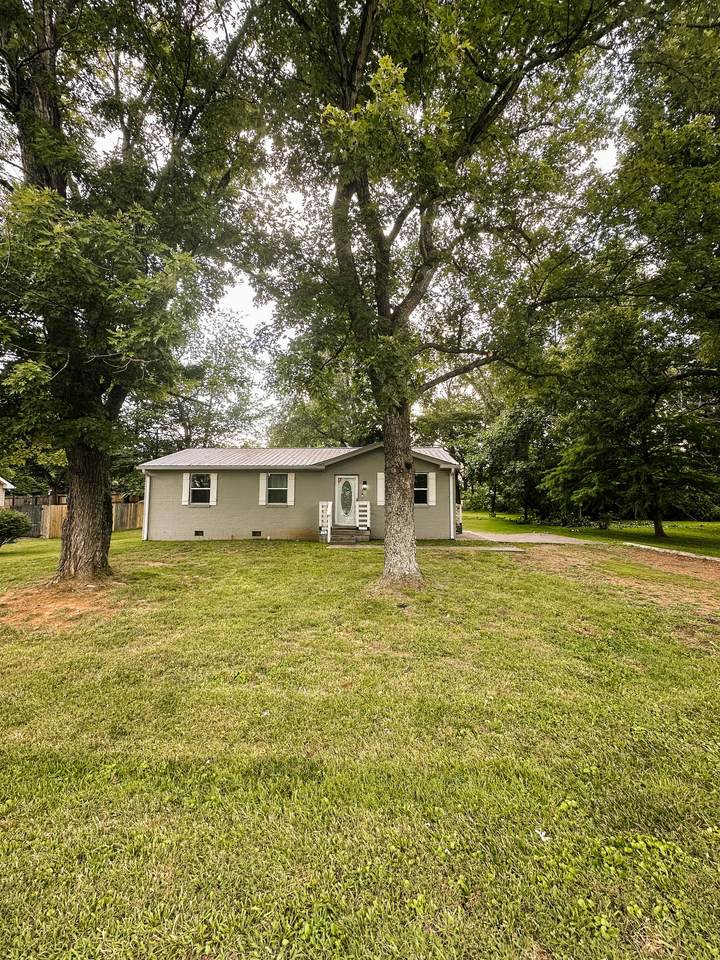 909 Turner Dr - Photo 1