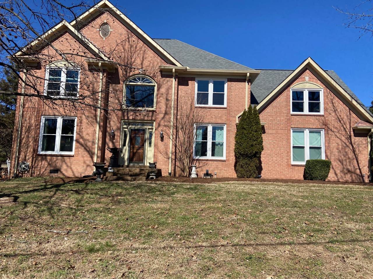 102 Ballentrae Ct - Photo 1