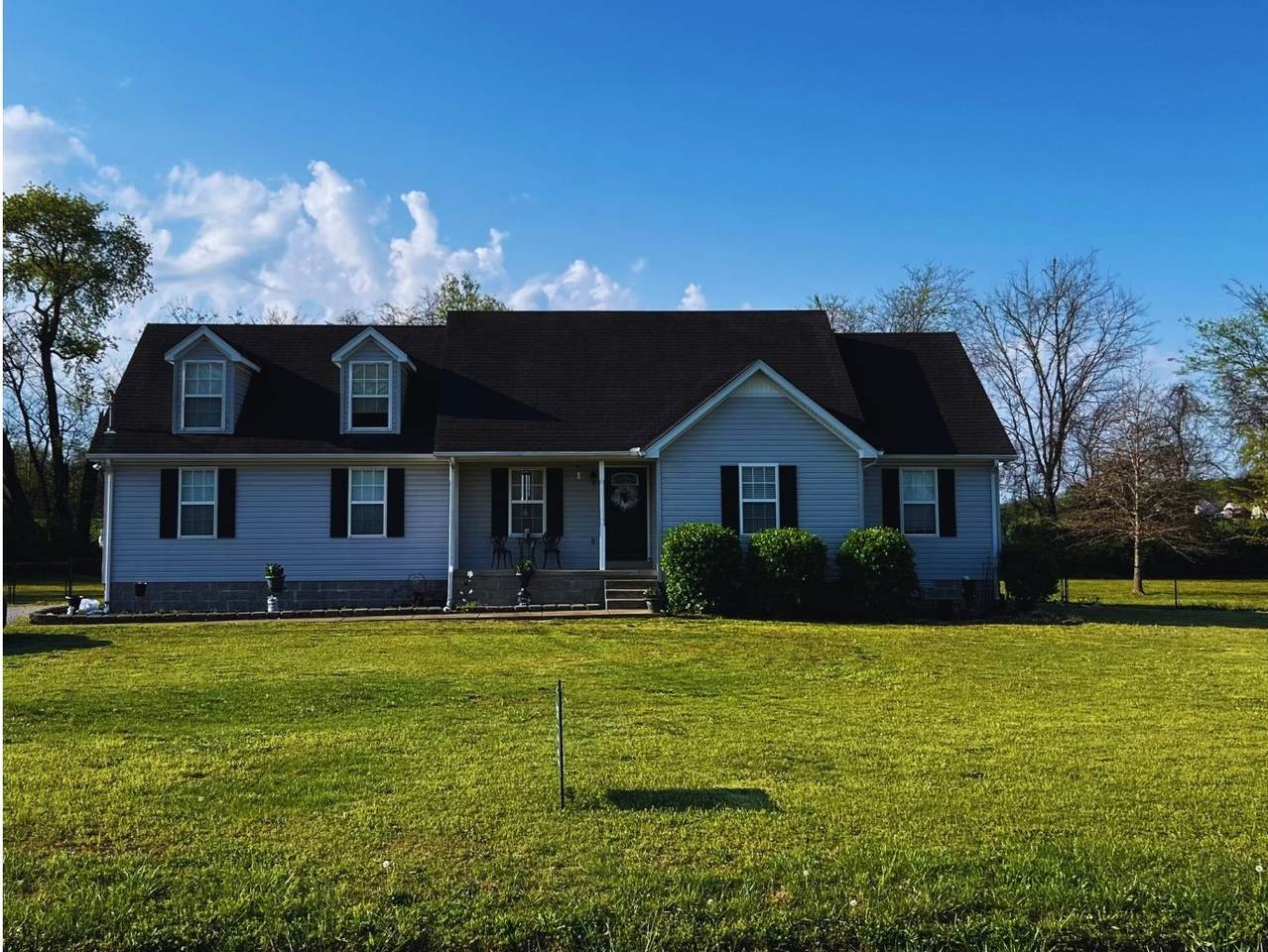 113 Lindsey Ln - Photo 1